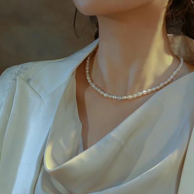 China 2021 new CLASSIC baroque necklace women's pearl floppy, light and luxurious, minority design, high-grade folding for sale