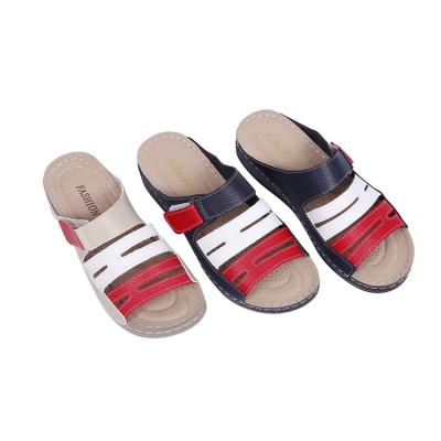 China Wholesale Fashion PU Women Comfortable Indoor Outdoor Soft Non-slip Flat Slippers Waterproof for sale