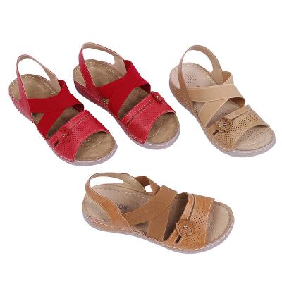 China Fashion Trend Summer Gladiator Sandals Women Aged Leather Flat Fashion Women Shoes Comfortable Casual Occasions Female Sandals for sale