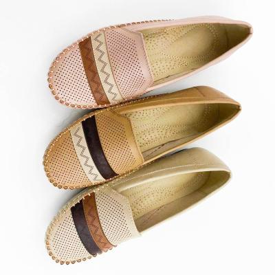 China Genuine Deodorization Mother Shoes Ladies Flats Shoes Professional Manufacture Softsoled Casual Lazy Leather for sale