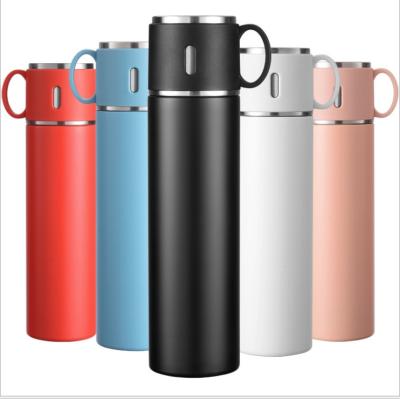 China Sustainable Water Bottle 580ml Portable Stainless Steel Thermos Double Hot Vacuum Cup With Water Cup For Gift for sale