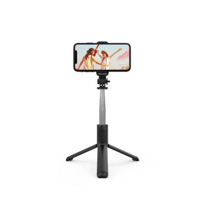 China Q01 Portable and Automatic Extendable Retractable with Stainless Steel Tripod Wireless Remote Control Selfie Stick and Stabilizer for sale