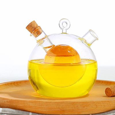 China Viable handmade clear glass bottle of olive oil vinegar / glass bottles for oil for sale