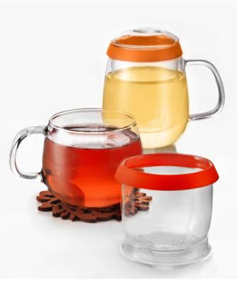 China Heat Resistant Handmade Pyrex Drinking Glass Tea Cup With Lid for sale