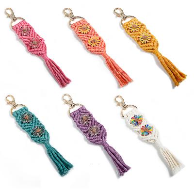 China Decorative New Design Handmade Woven Tassel With Daisy Fashion Bag Accessories Key Chain For Bags Decoration for sale