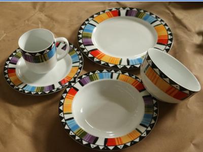 China superwhite porcelain/ceramic  16pcs dinnerware set with colour box /round dinner set for sale