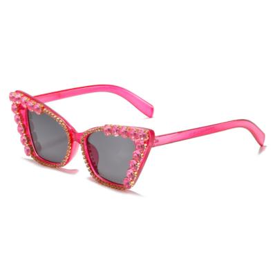 China 2021 fashion sunglasses new cat eye diamond studded sunglasses latest fashion luxury diamond shiny sunglasses for sale