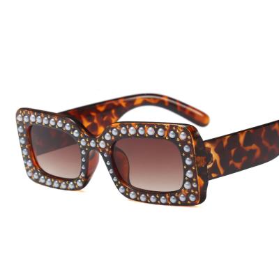 China Kids Square UV400 Lip Shaped Sunglasses Protected Cheap Wholesale Sunglasses for sale