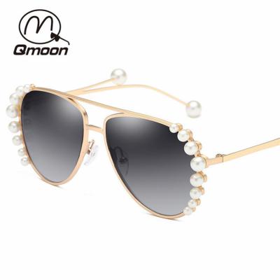 China Wholesale Fashion Sunglasses China Yiwu Market Pearl Sunglasses For Women for sale