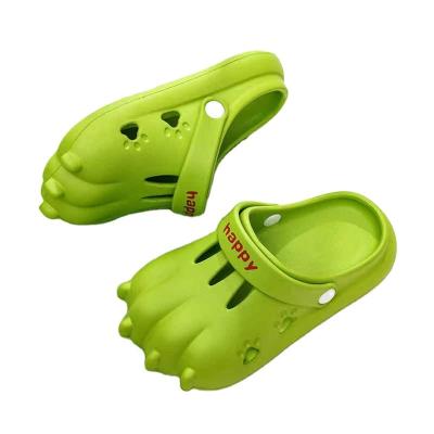 China Lightweight Three-dimensional EVA Beach Cartoon Flip Flop Kids ShoesSummer Dinosaur Paw Hole Slippers Slippers Shoes Bedroom Slippers For Child for sale