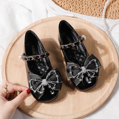 China YK2579A Comfortable Rhinestone Flower Crystal Shoes Shape Casual Shoes Buckeye Flats for sale