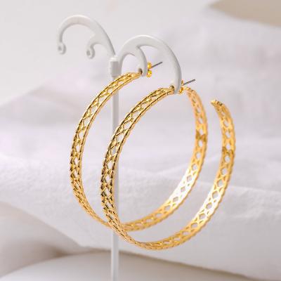 China Trendy wholesale custom fashion news earrings simple clip earrings jewelry luxury design feel light luxury for women for sale