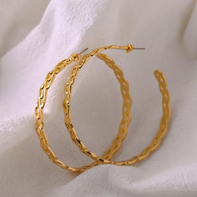 China New fashion TRENDY custom made hot selling earrings twisted big circle earrings shape loop earrings for women for sale