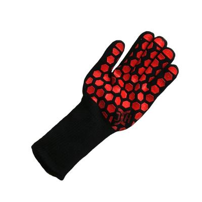 China 500 sdie double silicone bbq kitchen oven gloves dotted high quality insulated extreme heat resistant centigrade gloves for sale