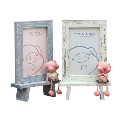 China Best Home Decoration Custom Antique White Wooden Frame Photo Frame 15*5*23.5cm for sale