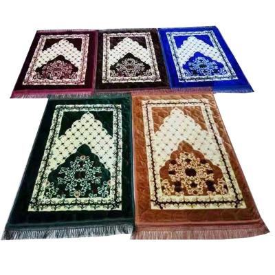 China Quality Muslim Factory Supplier Wholesale Price Non-slip Printed Embossed Raschel Prayer Mat With Fringes for sale