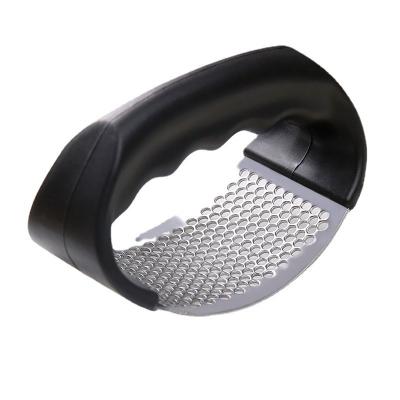 China Stocked Eco Friendly Products 2023 garlic chopper Kitchen Gadgets Ginger Mincer Garlic Crusher Handheld Stainless Steel Garlic Press for sale