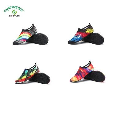 China Fashion Trend Ganxing Men Summer Eco Water Sports Quick Dry Sneaker Shoes Soft Solid Swimming Shoes For Boating for sale