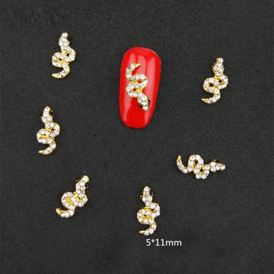 China Qianya 2021 Luxury High Quality Snake Metal Gold Nail Art Charming 3d Nail Decals For Nail Salon for sale