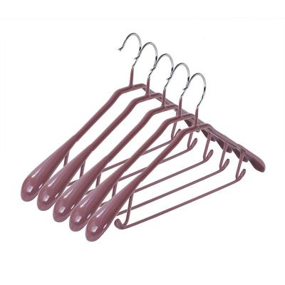 China Hot Sale Eco-Friendly Hanger Household Dip Molded Seamless Adult Metal Shoulder Wide Hanger Hanger for sale