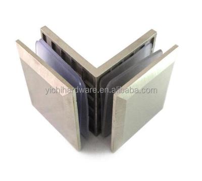 China Casting square beveled 90 degree double glass clamp Yiwu herrajes de vidrio fabrica for sale