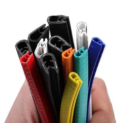 China High Temperature Resistance Wholesale Protective Sleeve Nylon Plastic Pipe Guard for sale