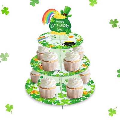 China DT016 Happy St. Patrick's Day Party Use Irish Shamrock Corrugated Cupcake Stand Irish Shamrock Party Decorations 3 Tier Cake Stand for sale