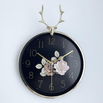 China Art Decor 12 Inch Wall Clock Modern Style Gold Antler Head Carving Electroplating Wall Clock For Living Room Bedroom Decoration for sale