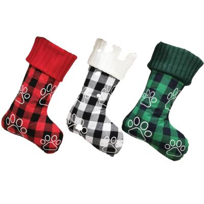 China 2021 New Santa Claus Plaid Christmas Storing 18 Inch Christmas Decoration Gift Bag Christmas Stocking Gift Bag for sale