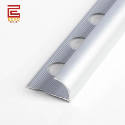 China Aluminio Anodizado Plata Corte de esquina exterior Corte de azulejos de borde Bullnose en venta