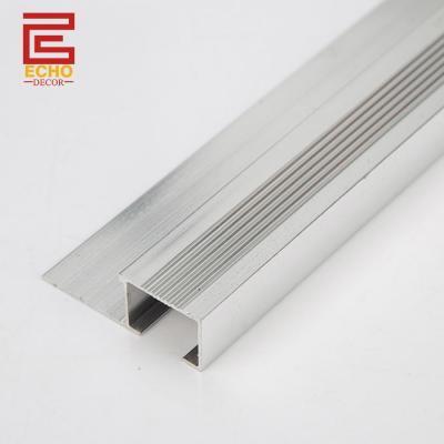 China Zilveren tegel met een rand van een stap, aluminium met een vierkante stap, met een rand van een neus Te koop