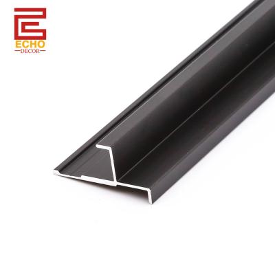 Cina Pannello murario per angolo decorativo interno Trim 10mm Vinyl Wall Base Molding in vendita