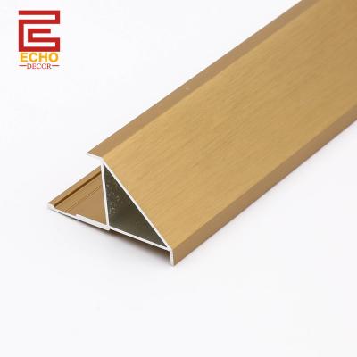 Cina Matte Gold Wall Panel Corner Trim Molding 10mm Aluminum Outside Corner Trim in vendita