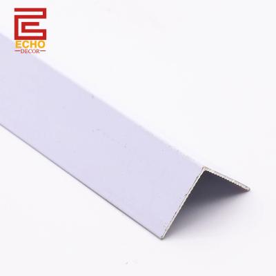 Chine 90 degrés double face extérieure angle carreaux d'aluminium Trim blanc à vendre