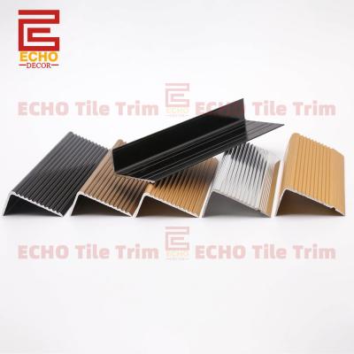 China Flexible Tile Stair Nosing Trim Molding Metal Edge voor trappen Te koop