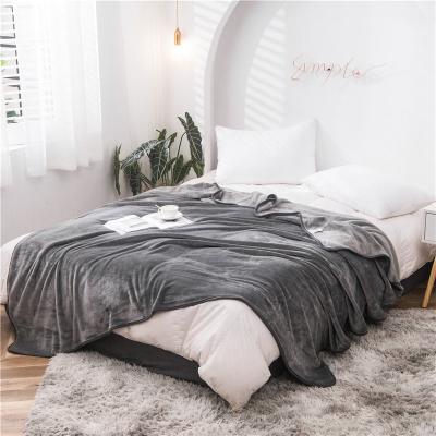 China Super Soft Customized Modern Simple Solid Color 100% Polyester Thickened Flannel Fleece Double Manta For Winter Home Furnishing for sale