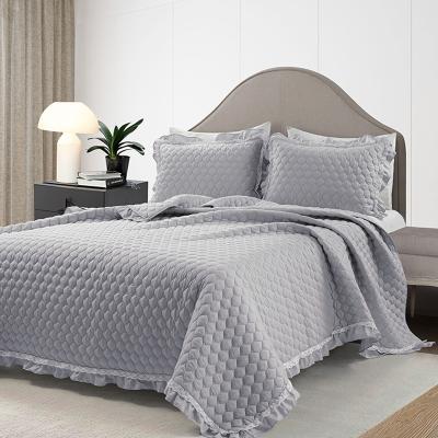 China Durable Hot Selling Luxury Chinese Ruffle Lace Ultrasonic Bed Spread 3 Pcs Bedding Set Comforter Bed Cover Cotton Bedspread for sale