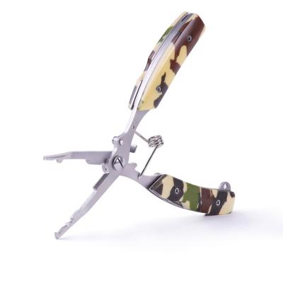 China Fishing to Camouflage Fishing Pliers Multifunctional Stainless Steel Lure Pliers Outdoor Tools Fishing Pliers for sale