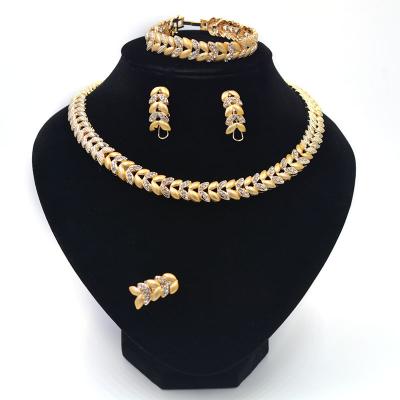 China CLASSIC Fashion 4 Piece Indian Ladies Jewelry Set Flower African Bridal Jewelry Set 18k Gold Plated for sale