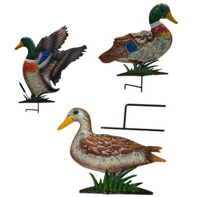 China Amazon Minimalist Modern Slow Style Outdoor Weather Metal Crafts Garden Yard Square Ornaments Wrought Iron Duck Ornaments for sale