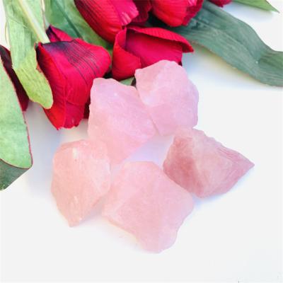 China Wholesale Natural Quartz From Europe Crystal Rough Stone Raw Rose For Healing for sale