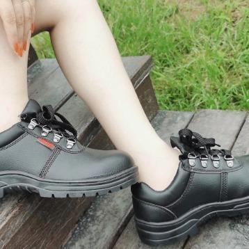 China Steel Toe Fashion Comfortable Anti-Smash and Anti-sting Mesh Safety Shoes for sale