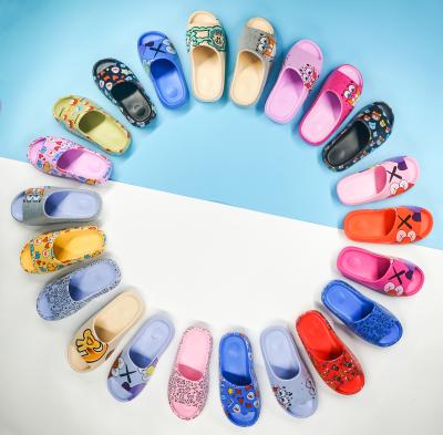 China 2021 Summer Children Yeezy Beach Fashion Trend Slides Shoes Men Slides Indoor Outdoor Non-slip Sandals Slipper For Kids Women Yeezy Slippers for sale