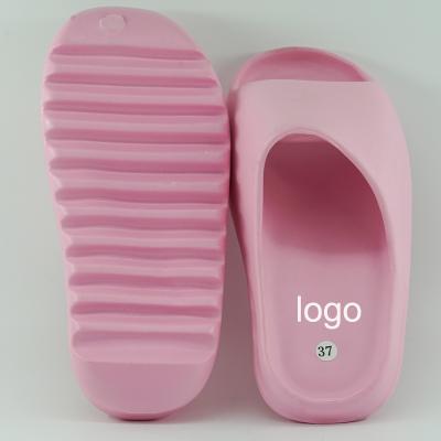 China CUSHIONING EVA Fashion Couple Beach Slippers Step On Shit Slippers for sale