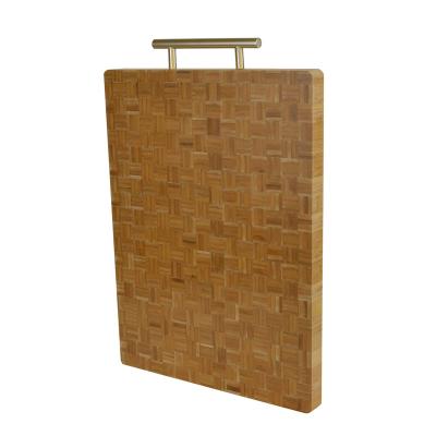 China Large Disposable Bamboo Cutting Board With Metal Handle End Grain Chopping Plate Kitchen Meat Delicatessen Butcher Board for sale