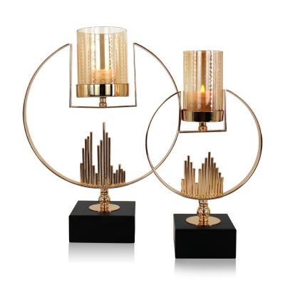 China Modern art 2021 European and American light retro decoration metal candle holder luxury romantic ornaments for sale