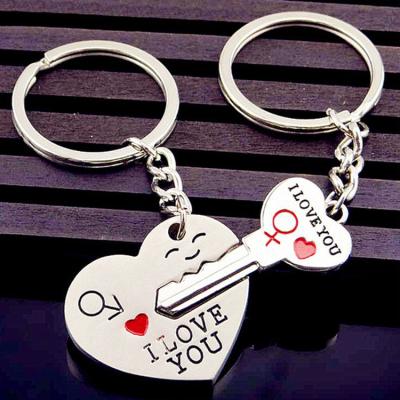 China Promotional Gifts Fashion Couples Key Chain Silver Tone Love Heart Key Chains Lock Rings Women Bags Jewelry Wedding Trinket Valentine Day Gift Feminine for sale