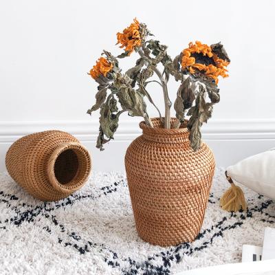 China Simple Wild Hand Stocked Home Living Room Vine Flower Basket Decoration - Natural Rattan Woven Wicker Vase for sale