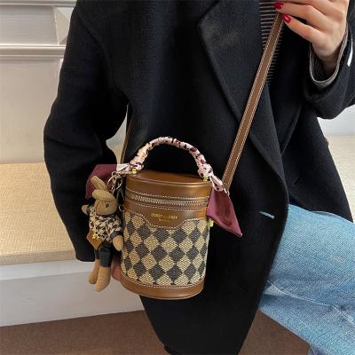 China Vintage France Women Vintage Barrel Travel Lattice Shoulder Bag Shape Round Zipper Handbags Portable Cross - Body Mini Bucket Bags for sale