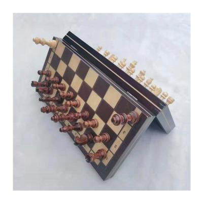 China Schach International Classic Portable Folding Chess Board Vintage Chess Staunton Board Game Wooden Magnetic Set Luxury Material Eco-friendly Travel for sale